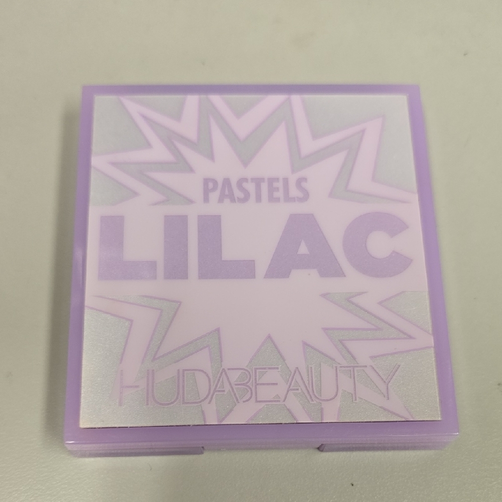 HUDA BEAUTY Pastels Lilac Palette. EXTREMELY RARE. USED ONCE